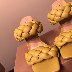 Citron Kenley Steve Madden heel